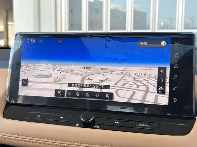 メーカーオプション純正ナビが装備されております。フルセグTV、アップルカープレイ、アンドロイドプレイなど様々対応しております！