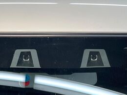 【スズキ　セーフティサポート】走行中に前方の車両等を認識し、衝突しそうな時は警報とブレーキで衝突回避と被害軽減をアシスト。より安全にドライブをお楽しみいただけます。