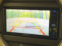 【バックカメラ】駐車時に後方がリアルタイム映像で確認できます。大型商業施設や立体駐車場での駐車時や、夜間のバック時に大活躍！運転スキルに関わらず、今や必須となった装備のひとつです！
