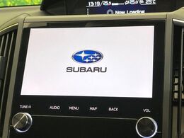 【純正ナビ】人気の純正ナビを装備しております。ナビの使いやすさはもちろん、オーディオ機能も充実！キャンプや旅行はもちろん、通勤や買い物など普段のドライブも楽しくなるはず♪