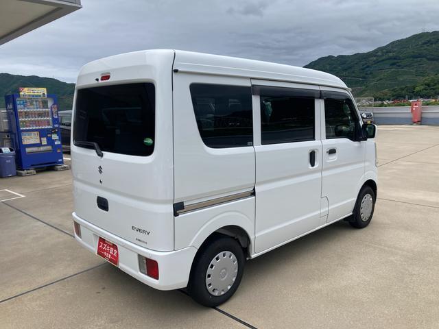 JAF・自動車保険もお任せ下さい。損害保険募集人資格を持ったスタッフが、お客様に合ったプランをご提案させていただきます。