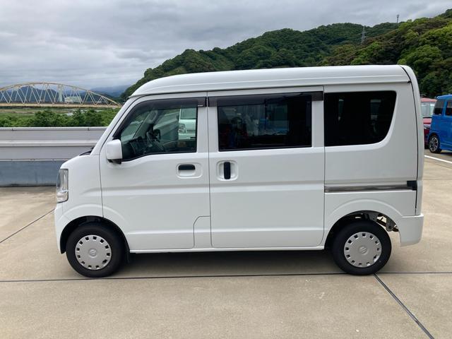 JAF・自動車保険もお任せ下さい。損害保険募集人資格を持ったスタッフが、お客様に合ったプランをご提案させていただきます。