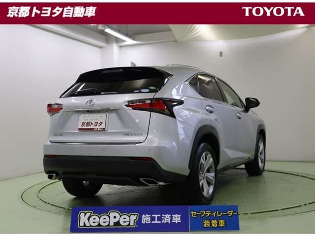 この車は車検整備付きです。この車にはガラスコーティングの滑らかな艶と輝きを放つクリスタルキーパーを施工しています。約1年間の耐久性があり、ガラス独特の深いツヤと強力な撥水性でクルマを守ってくれます。