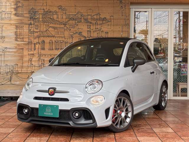■Car＆Cafe　PICCOLOはカフェを併設したカーショップです。癒しの空間でゆっくりとお車をご覧頂けます。本社であるAUTOSPEC.は輸入車をメインに販売から買取までトータルでサポート致します