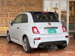 ■Car＆Cafe　PICCOLOはカフェを併設したカーショップです。癒しの空間でゆっくりとお車をご覧頂けます。本社であるAUTOSPEC.は輸入車をメインに販売から買取までトータルでサポート致します