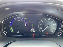 メーターまわりも鮮やかに照らし出され、デザイン、安全性ともにバッチリですね♪