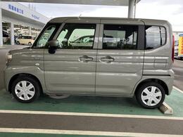 後部座席は両側スライドドアです☆狭い場所での乗り降りや荷物の積み降ろしに便利♪