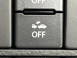 【スズキ　セーフティサポート】走行中に前方の車両等を認識し、衝突しそうな時は警報とブレーキで衝突回避と被害軽減をアシスト。より安全にドライブをお楽しみいただけます。