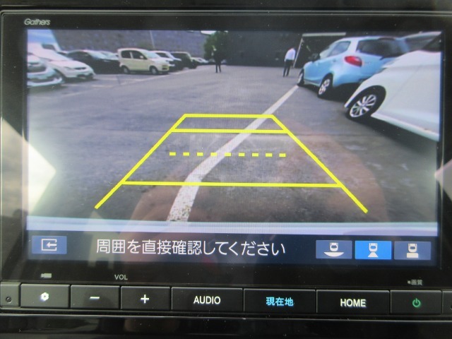 ■バックカメラ付■ガイドラインもついていて車庫入れも楽々です！トランク下部分の死角もカバーしてくれるので運転も安心です♪