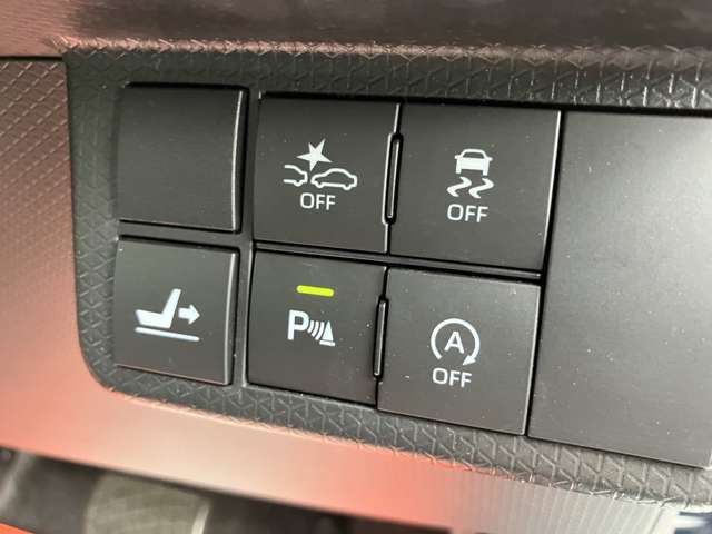 店頭販売も行っておりますので、先に在庫が無くなってしまう場合もございます。気になるお車がございましたら、お早めにご連絡をお願いいたします。