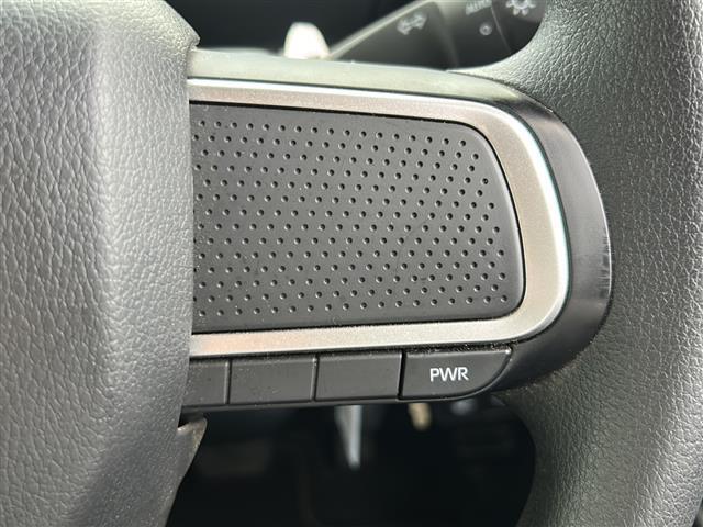 気になる車はすぐにお問い合わせください！画面右側の0066から始まる無料ダイヤルからお問い合わせ下さい！専門スタッフがお車のご質問にお答えいたします！