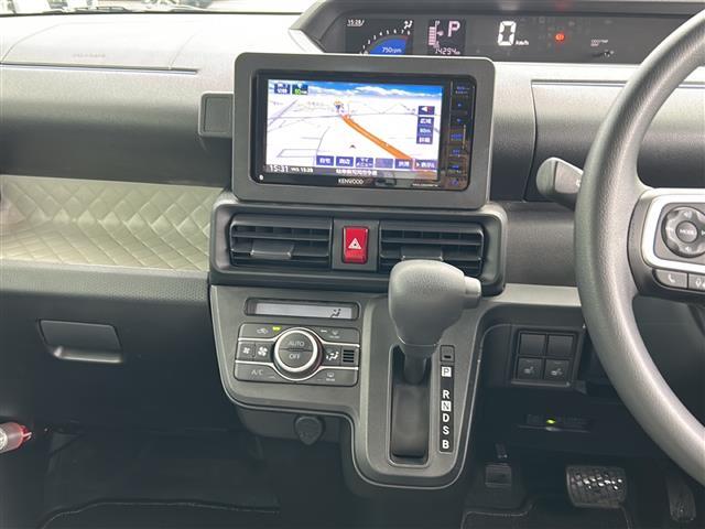 気になる車はすぐにお問い合わせください！画面右側の0066から始まる無料ダイヤルからお問い合わせ下さい！専門スタッフがお車のご質問にお答えいたします！