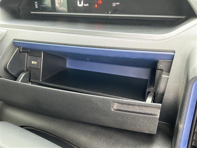 ◆グローブボックス◆たっぷり収納できます！