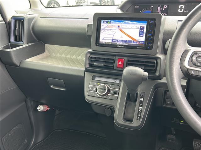 気になる車はすぐにお問い合わせください！画面右側の0066から始まる無料ダイヤルからお問い合わせ下さい！専門スタッフがお車のご質問にお答えいたします！