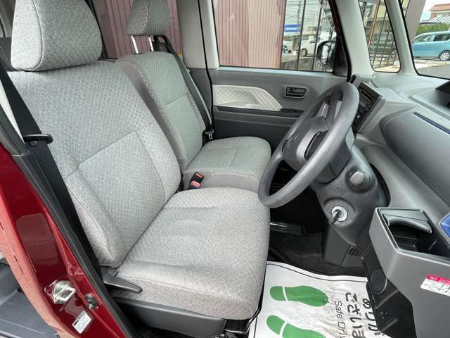 【　フロントシート　】運転席は使用感などなく綺麗な状態です！匂いなど気になる方は是非ご来店ください！