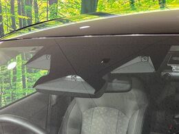 【アイサイトX】衝突被害軽減ブレーキはもちろん、『渋滞時ハンズオフアシスト』や『渋滞時発進アシスト』『カーブ前速度制御』等、従来よりも幅広いシーンで安全走行をサポートしてくれます。