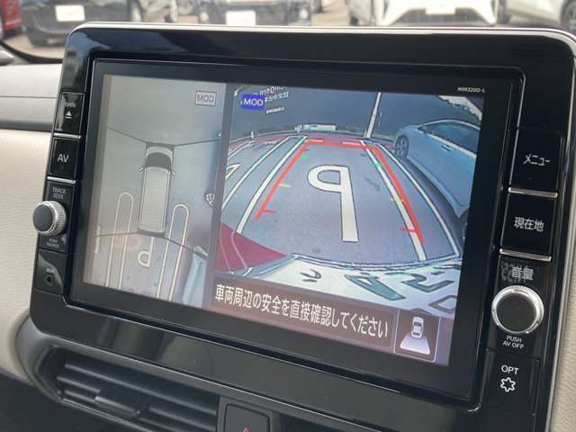 見下ろしているかのような映像で、駐車もスムーズに行ける！インテリジェントアラウンドビューモニターです。