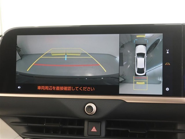 バックガイドモニターで、後方を確認しながら安心して駐車することができます。運転初心者も熟練者も必須の機能ですよ！