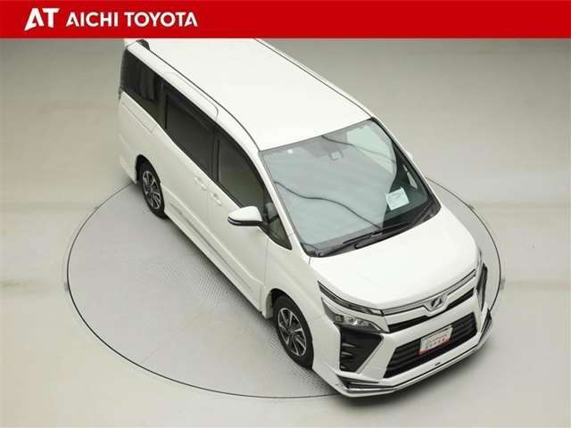 両側パワースライドドア付きだから、狭い駐車スペースなどでの乗り降りラクラク♪小さなお子さまのいるご家庭には嬉しい装備です。