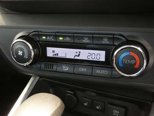 オートエアコンは標準装備♪オールシーズン快適です。