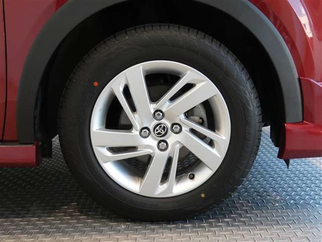R7年式夏タイヤ195/65R16ダンロップ製です。