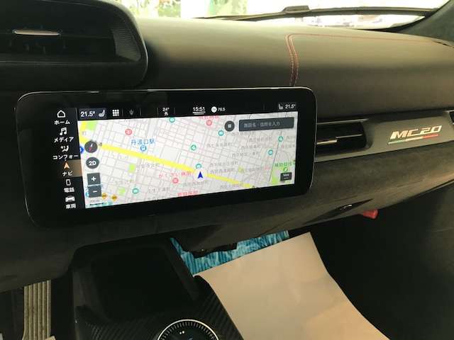 Applecarplay・Androidautoにも対応したマセラティタッチコントロールシステム。エアコンや車両設定も全てこの画面で操作して頂きます