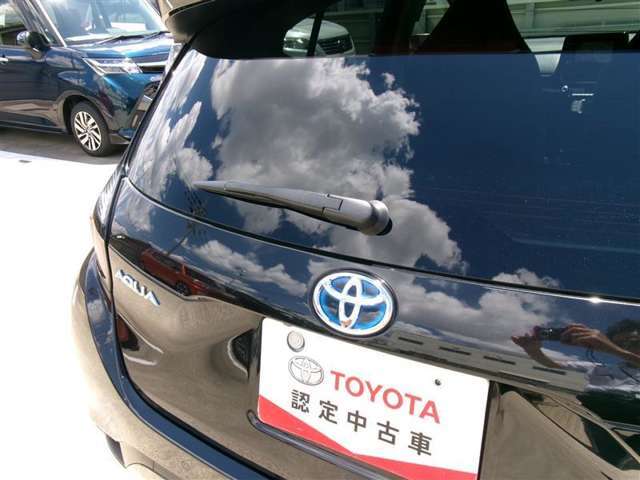 リアワイパー付きですので、雨の日も安心の必須アイテムです！