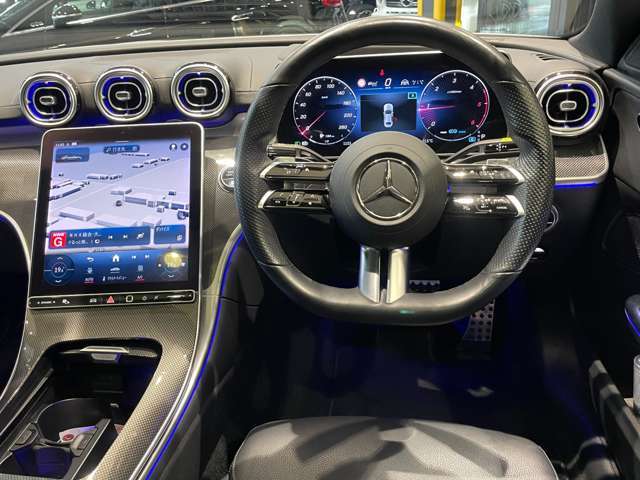 車両は屋内展示しておりますので天候に関係なくごゆっくりコンディションご確認頂けます。車両を倉庫へ保管している場合が御座いますのでご来店前に在庫確認頂けると幸いです。TEL072-784-8800