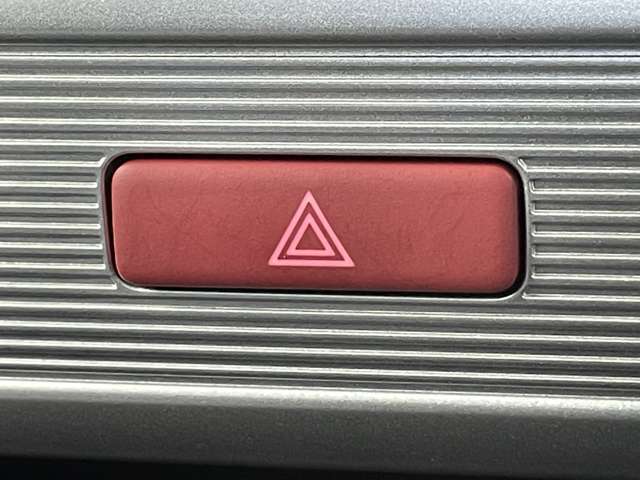 【運転席操作部】快適なドライブを楽しむための機能が装備されています！運転席から触れるので、使いやすいです！除菌プランいれていただくと、さらに清潔で安心していただけます！