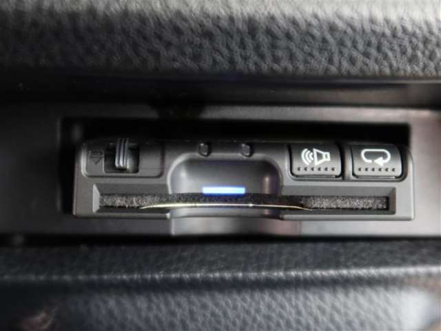 ETC車載器付きです。高速道路の料金所もスムーズに通過できます。