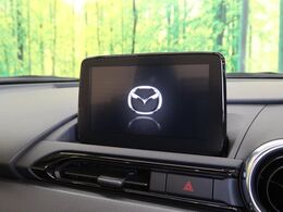 【メーカー純正ナビ】インテリアに溶け込むスタイリッシュな「専用設計」メーカーナビを装備♪視認性や操作性など基本性能にも優れ、より上質なカーライフをお楽しみいただけます。
