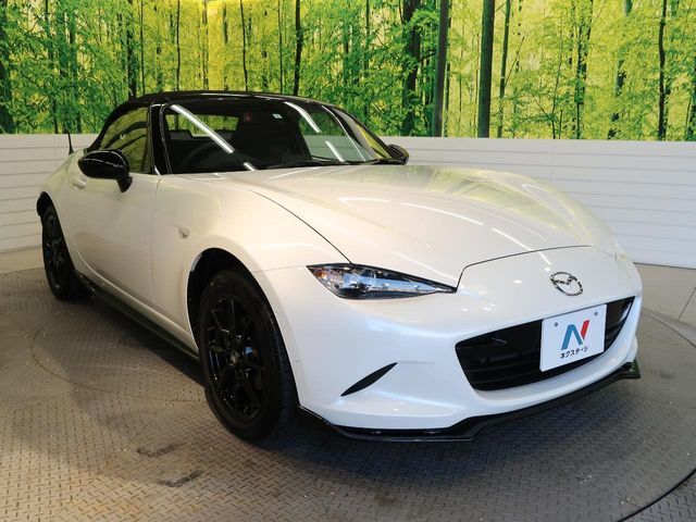 大好評のボディコーティング「弾スプラッシュコート」もご納車までに施工可能。通常のガラスコートと異なる、耐久年数6年の無機質ガラスコーティングが、ボディをキレイな状態に保ってくれます。