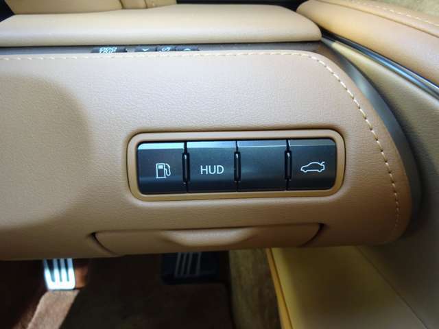 【カラーヘッドアップディスプレイ】