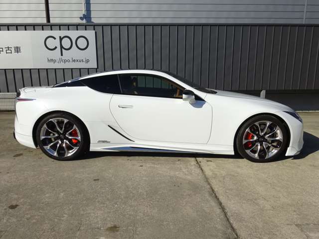 G-link（万一のトラブルに対応する充実のセキュリティシステムや、音声対話による目的地設定・情報検索を備えた、先進のテレマティクスサービス）2年間無料付帯です。