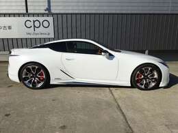 G-link（万一のトラブルに対応する充実のセキュリティシステムや、音声対話による目的地設定・情報検索を備えた、先進のテレマティクスサービス）2年間無料付帯です。