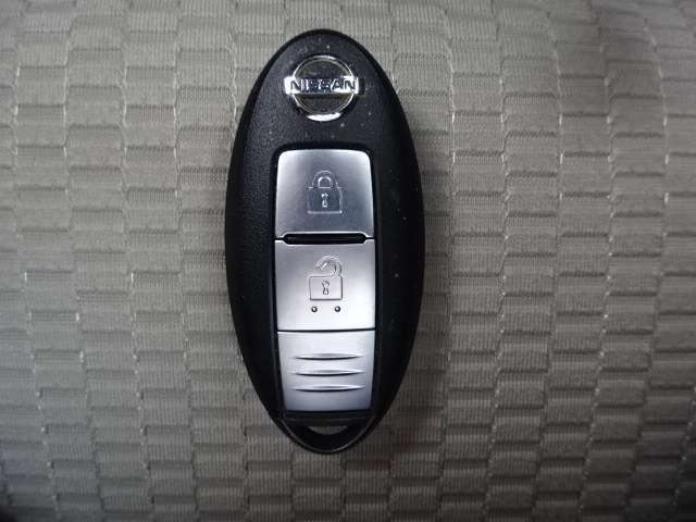 『インテリジェントキ-』機械的な鍵を使用せずに車両のドアの施錠/解錠、エンジン始動が可能なシステムです！