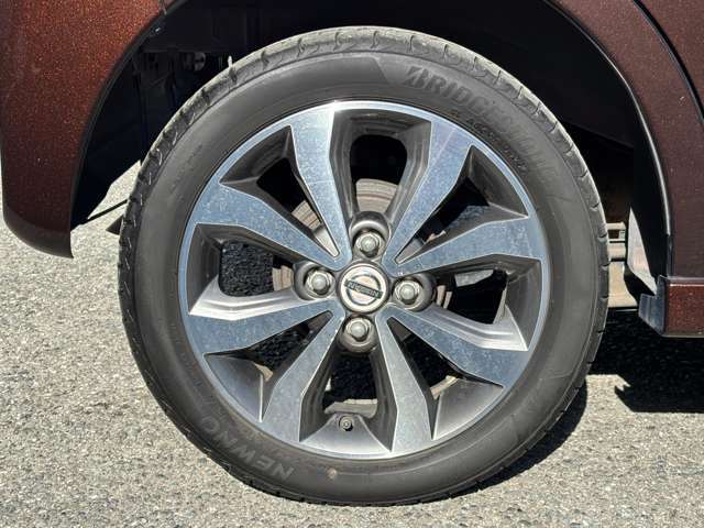 車の詳細についてのお問い合わせは、メール見積り又はフリーダイヤル0066-9711-222843までお問い合わせ下さい。当社スタッフが詳細をご説明させて頂きます。