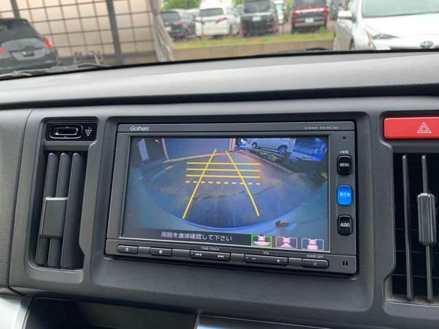 バックカメラもあるので運転が苦手な奥様も余裕です♪自宅やお出かけ先などでも安心して駐車可能です