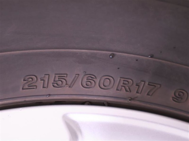 215/60R17　   タイヤサイズです。　タイヤのご相談も石川トヨペットカローラにお任せください