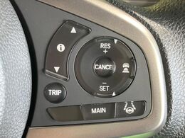 【アダプティブクルーズコントロール】高速道路での長距離走行が楽に！！自動で速度を保つクルーズコントロールが、衝突軽減システムと連携し、前方の車両を感知して車間を保つように速度調節してくれます！！