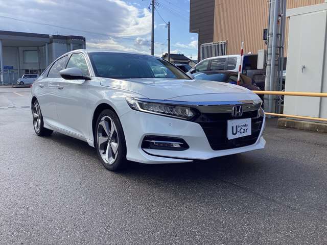 色は人気のプラチナホワイトパールです！