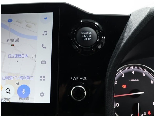 ポケットやバッグからキーを出さずにスマートに乗り込め、ボタンプッシュでおしゃれにエンジンスタートです。盗難防止イモビライザーも装備で安心です！