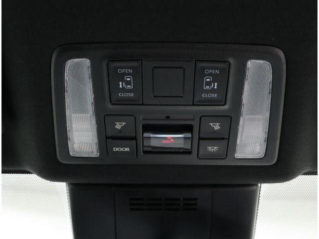 電動のスライドドアで楽々スムース！運転席からも開閉の操作もできます♪キーのスイッチひとつで自動開閉できる便利な機能もついてます♪