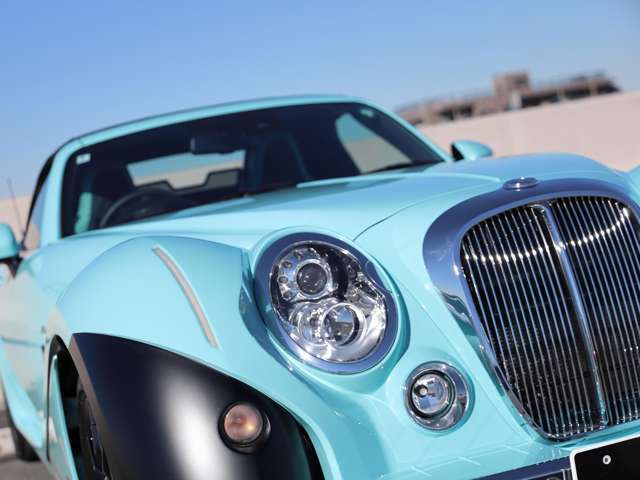 ヘッドライト、フロントグリル　クラシカルなデザインは現代の車両には無いものがあります！！