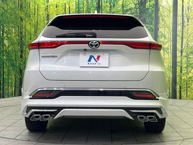 安心の最長10年・走行無制限保証（有償）をご用意。保証内容も充実はもちろん、無料点検＆オイル交換や、年中無休の全国・24時間ロードサービスも付帯されておりますのでご安心下さい。