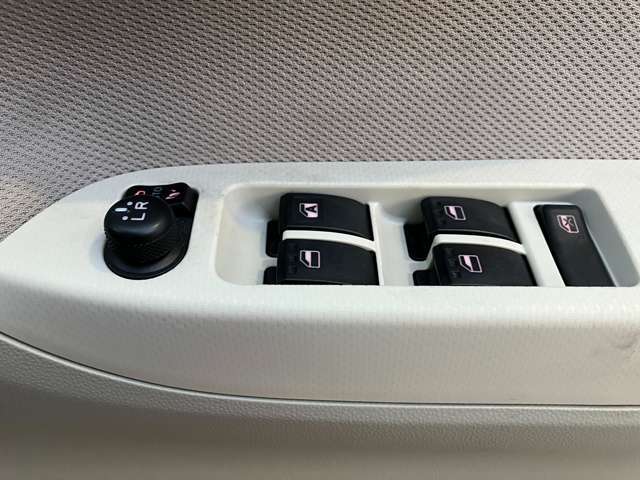 お車の買取の際は、ご来店はもちろん、ご遠方の場合でも、下取り車両の金額を概算でお出しすることは可能です！車検証をお手元に、走行距離をご確認いただければスムーズにご案内可能です！