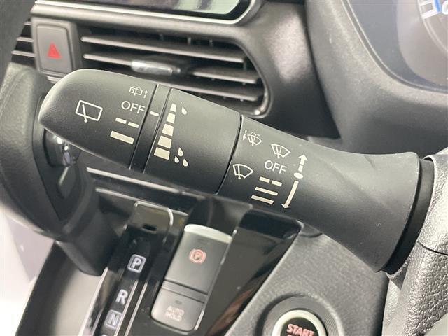 【シフトレバー】シフトも操作しやすく快適なドライブを楽しんでいただけます！