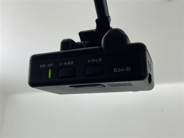 【ドライブレコーダー】映像・音声などの運転中の記録を残します。事故などを起こした起こされた時の証拠になりえますので、もしも時でも安心ですね。