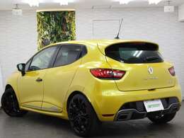 ○直通連絡先090-1432-1491　担当長野です。車体は、濡れたような艶のある綺麗な状態になります。御契約時にボディコーティング等のオプションも御用意させて頂いております。