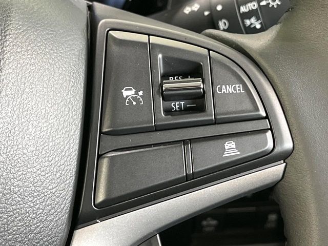 【アダプティブクルーズコントロール】高速道路での長距離走行が楽に！！自動で速度を保つクルーズコントロールが、衝突軽減システムと連携し、前方の車両を感知して車間を保つように速度調節してくれます！！